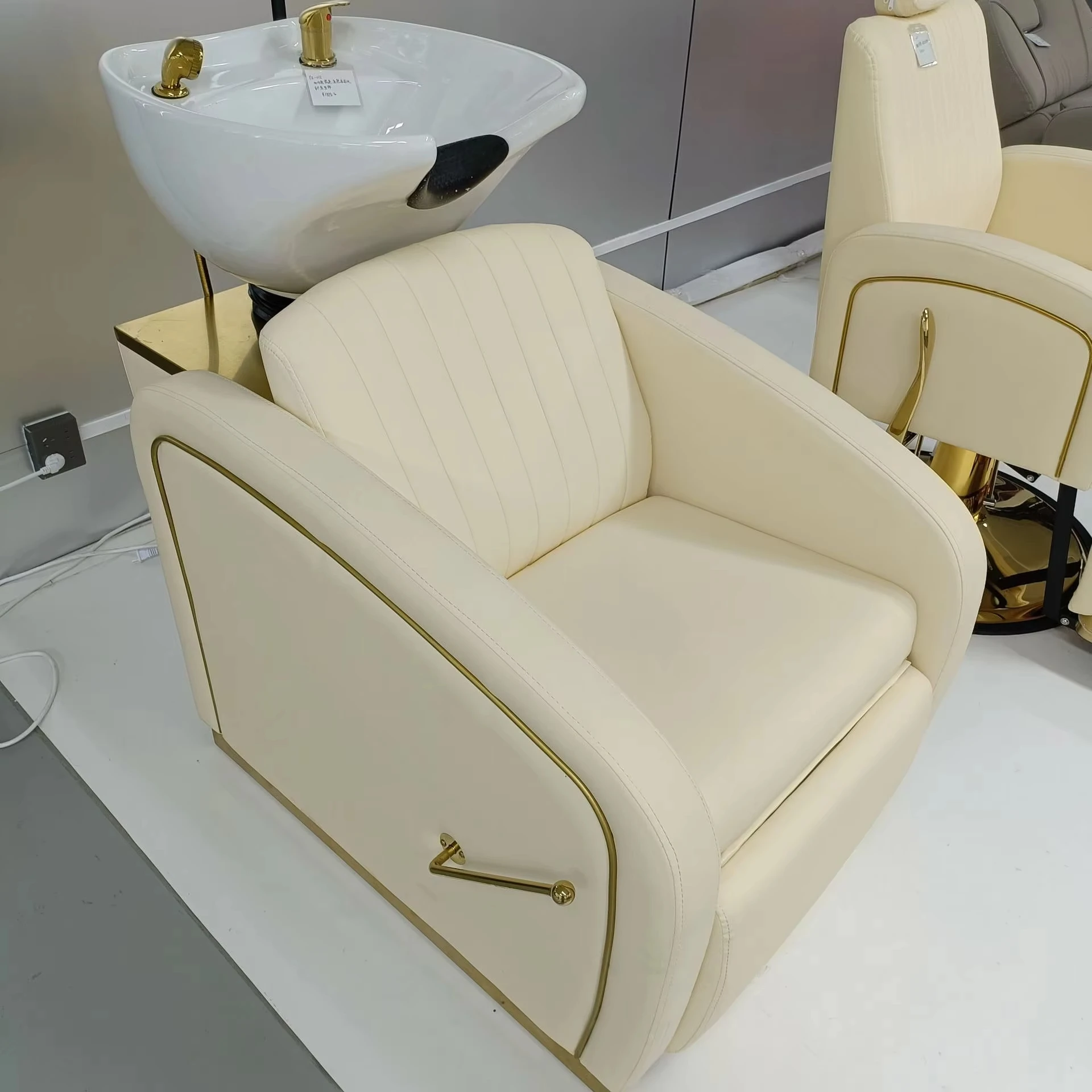 Factory Supply High End Customizable Color Baber Shampoo Bed Hair Salon Washing Chair with Black/White Bowl for Hair Salon
Factory Supply High End Customizable Color Baber Shampoo Bed Hair Salon Washing Chair with Black/White Bowl for Hair Salon