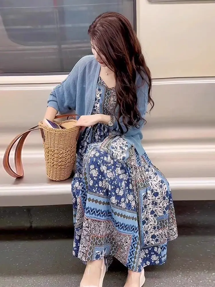 Retro Floral Print Dress Women's Spring 2026 New Elegant Versatile High-End Sensation Small Audience Sun Protection Shirt
Retro Floral Print Dress Women's Spring 2026 New Elegant Versatile High-End Sensation Small Audience Sun Protection Shirt
