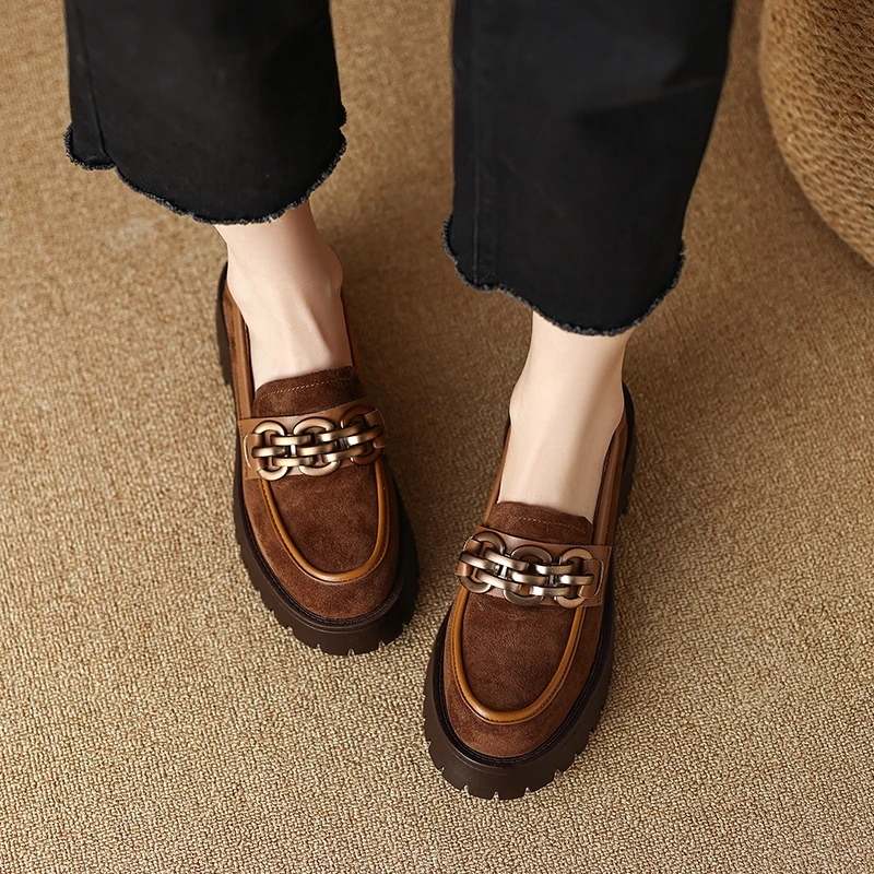 Women's New Spring and Autumn Round Head Genuine Leather Sheep suede Middle Heel Retro Metal Accessories Thick soled Single Shoe
Women's New Spring and Autumn Round Head Genuine Leather Sheep suede Middle Heel Retro Metal Accessories Thick soled Single Shoe
