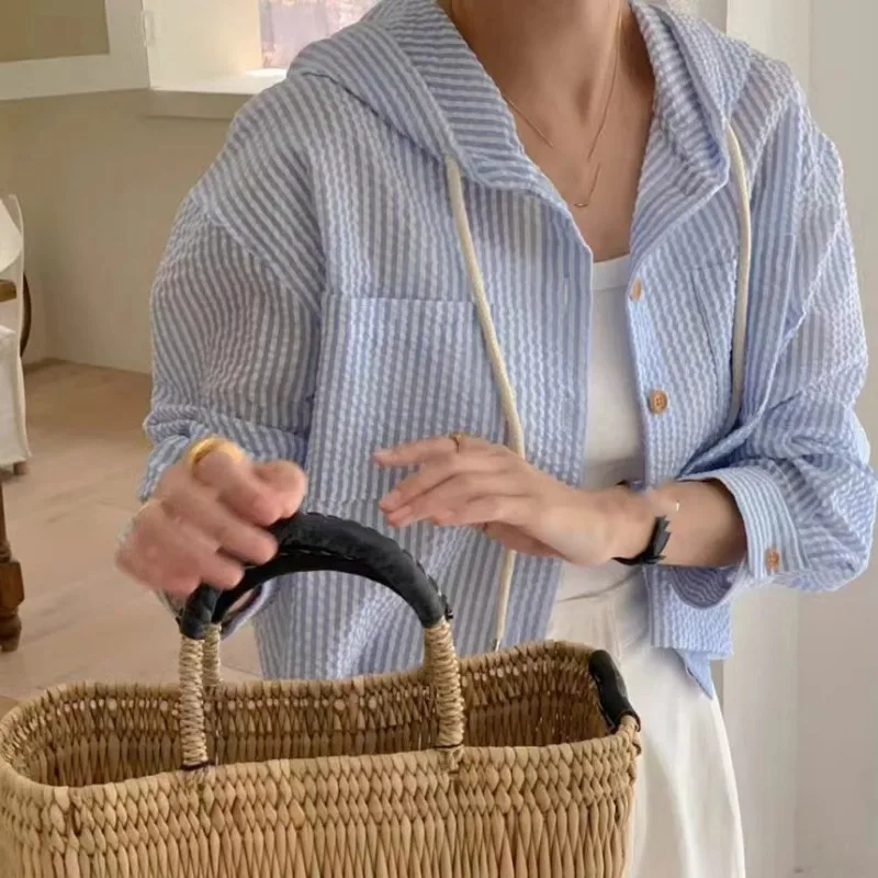 Early Autumn Striped Loose Top Women's Casual All-Match Single-Breasted Short Long-Sleeved Sunscreen Hooded Shirt Cardigan Top
Early Autumn Striped Loose Top Women's Casual All-Match Single-Breasted Short Long-Sleeved Sunscreen Hooded Shirt Cardigan Top
