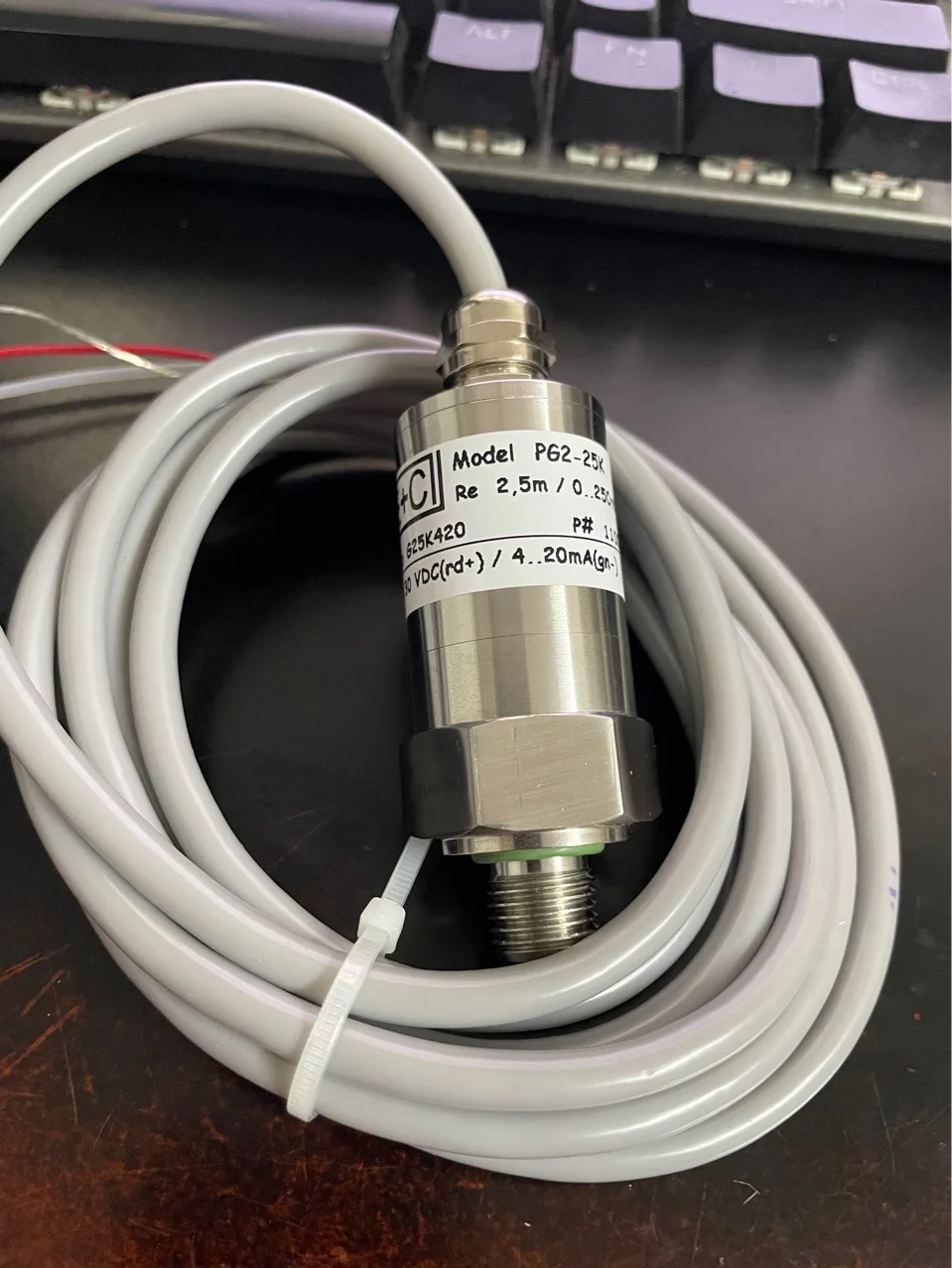 2025 dye tank water level 0-2.5 m pressure sensor PG2-25K waterproof IP68
2025 dye tank water level 0-2.5 m pressure sensor PG2-25K waterproof IP68