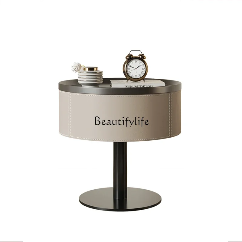 Creative premium all-solid wood saddle leather round bedside table simple modern light luxury mini
Creative premium all-solid wood saddle leather round bedside table simple modern light luxury mini