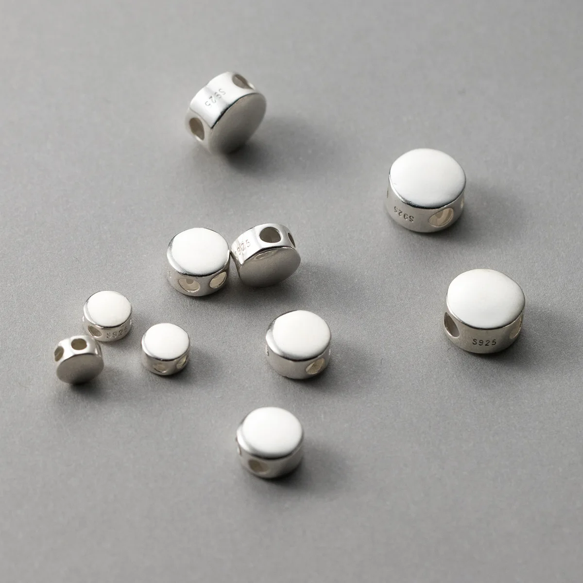 Adjustable Sliding Knot Beads S925 Sterling Silver Flat Silicone Spacer Beads for DIY Bracelet Jewelry Making 6-8mm
Adjustable Sliding Knot Beads S925 Sterling Silver Flat Silicone Spacer Beads for DIY Bracelet Jewelry Making 6-8mm
