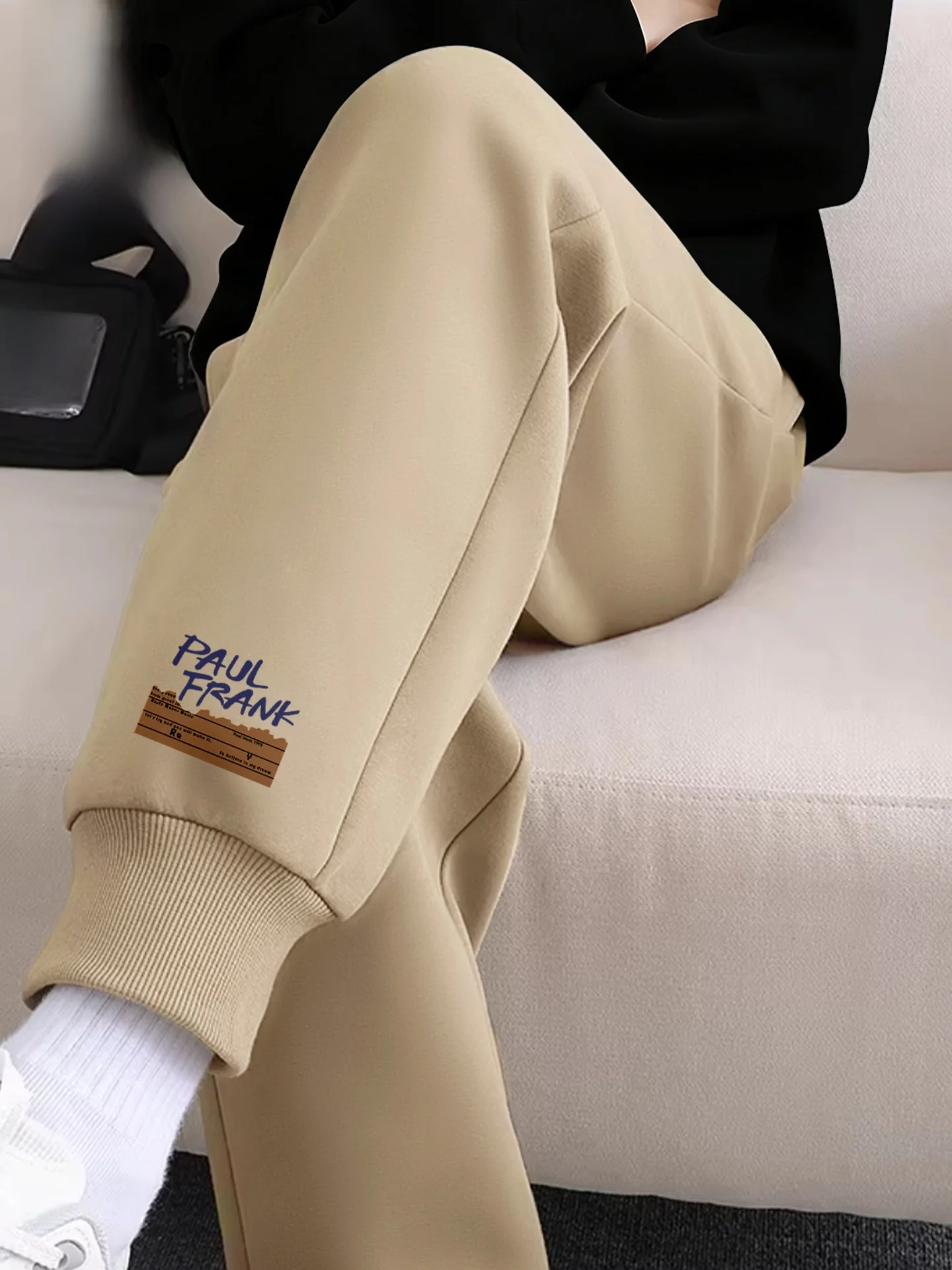 M Sports Pants Spring 2026 Khaki Color Loose Fit Casual Sweatpants with ket Elastic Waisand Printed Design
M Sports Pants Spring 2026 Khaki Color Loose Fit Casual Sweatpants with ket Elastic Waisand Printed Design