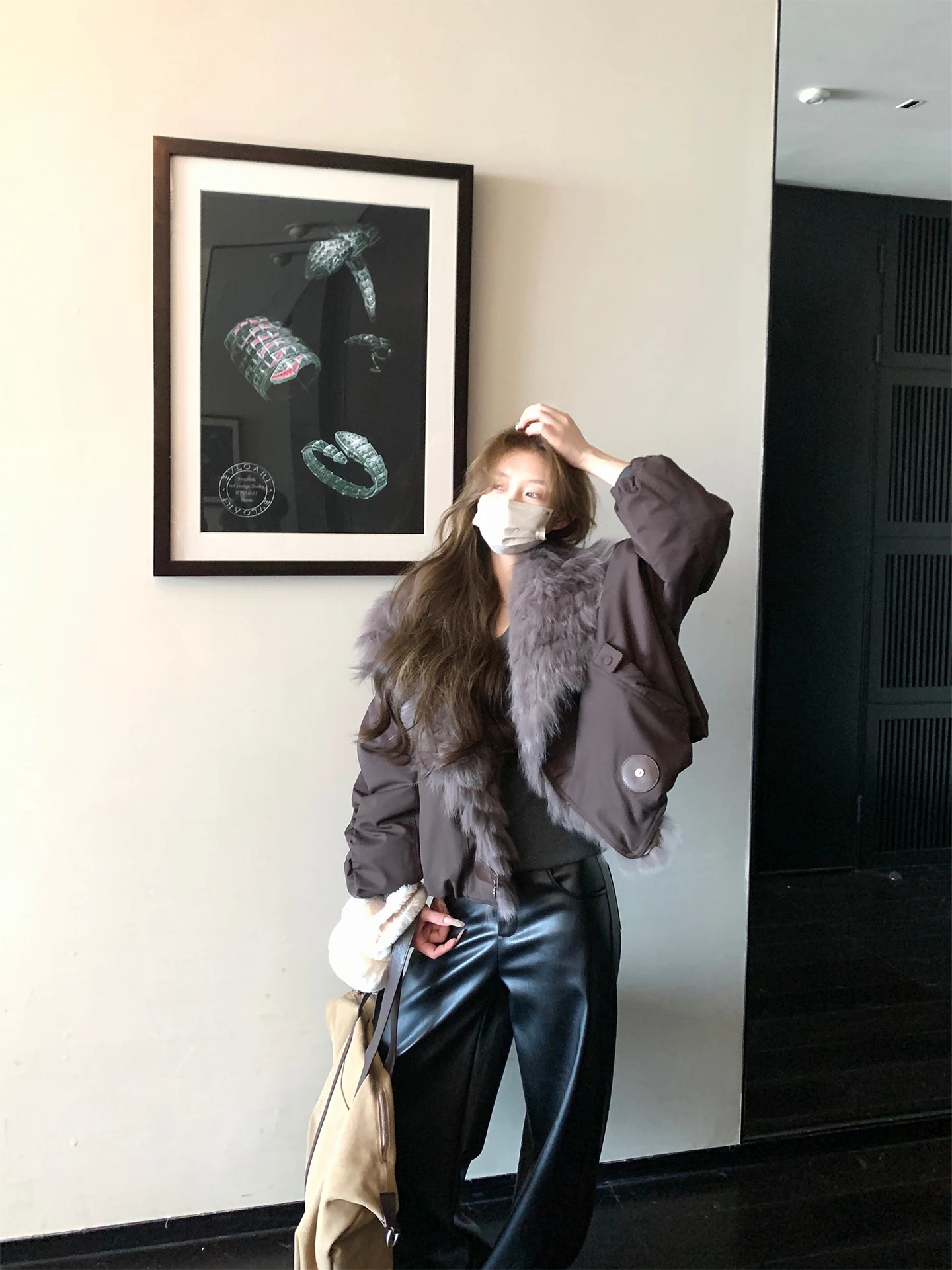 Winter New Style Fur Jacket Long Sleeve Workwear Coat Elegant Lady's down Coat Warm Polyester Fabric High Waist Design
Winter New Style Fur Jacket Long Sleeve Workwear Coat Elegant Lady's down Coat Warm Polyester Fabric High Waist Design
