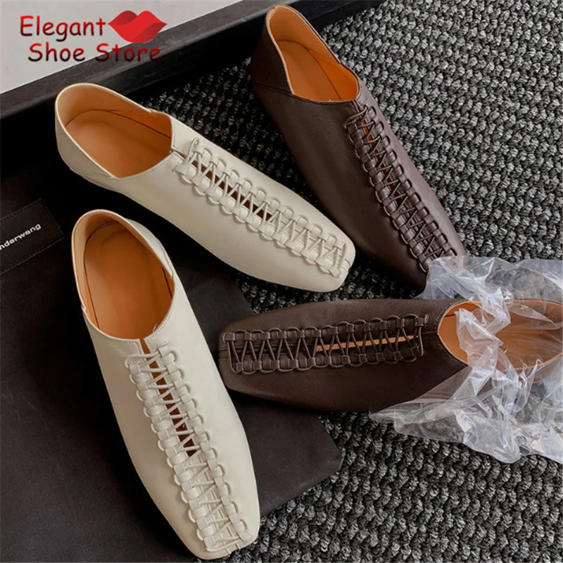Retro White Soft Leather Cross Strap Pumps Spring Summer New Square Toe Lace Up Low Heel Casual Shoes Comfortable Women's Shoes
Retro White Soft Leather Cross Strap Pumps Spring Summer New Square Toe Lace Up Low Heel Casual Shoes Comfortable Women's Shoes