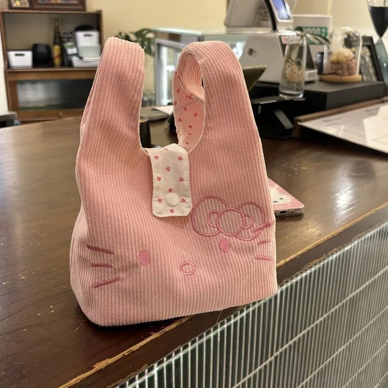 Сумка на запястье Sanrio Hello Kitty с вышивкой, мини-сумочка, изысканная маленькая сумка с изображением кошки Китти, сумка через плечо, сумка для хранения вещей для девочек, подарки на день рождения
Сумка на запястье Sanrio Hello Kitty с вышивкой, мини-сумочка, изысканная маленькая сумка с изображением кошки Китти, сумка через плечо, сумка для хранения вещей для девочек, подарки на день рождения