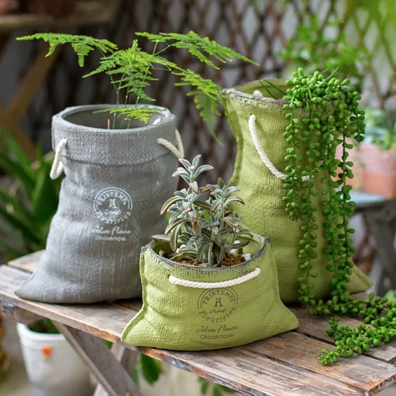 Linen Pocket Pottery Plant Pots Creative Indoor Succulent Flower Basket Retro Gardening Decor for Courtyards
Linen Pocket Pottery Plant Pots Creative Indoor Succulent Flower Basket Retro Gardening Decor for Courtyards