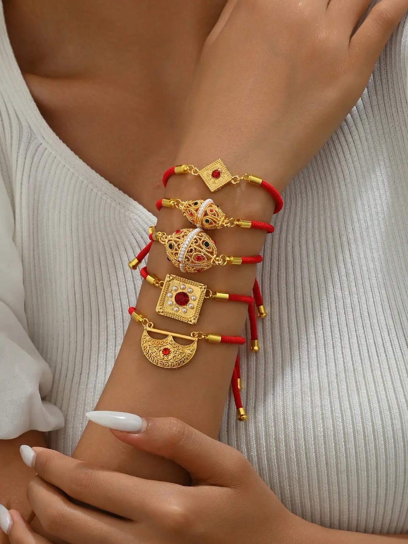Ruixi Jewelry Fashion 1 Piece 18K Gold-plated Vintage Adjustable Braided Bracelet Suitable for Daily Wear Gifts for Women
Ruixi Jewelry Fashion 1 Piece 18K Gold-plated Vintage Adjustable Braided Bracelet Suitable for Daily Wear Gifts for Women