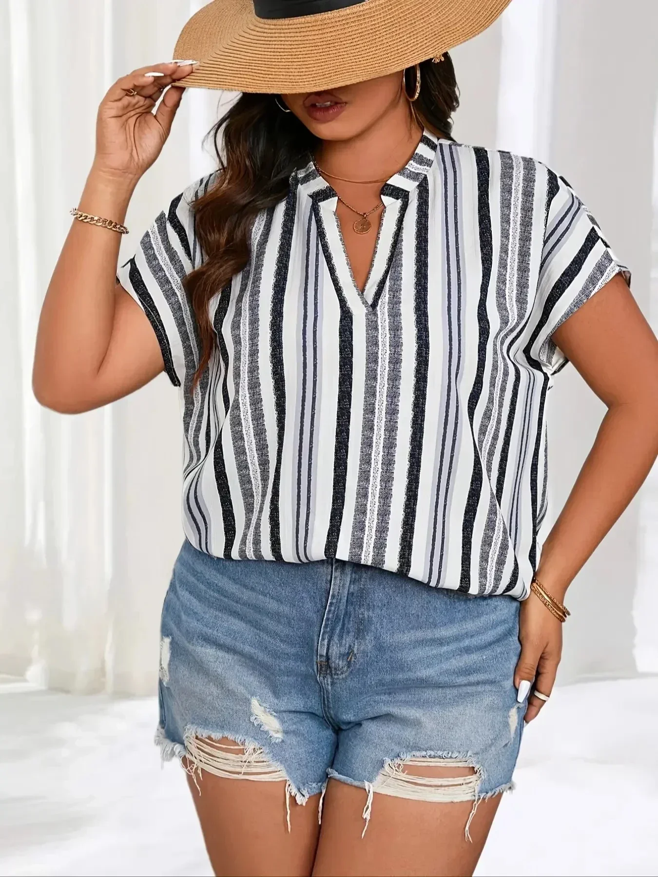 Plus Size 1XL-5XL Fashion Striped Short Sleeve Shirt Women V-neck Loose Casual Elegant Vacation Beach Blouse
Plus Size 1XL-5XL Fashion Striped Short Sleeve Shirt Women V-neck Loose Casual Elegant Vacation Beach Blouse