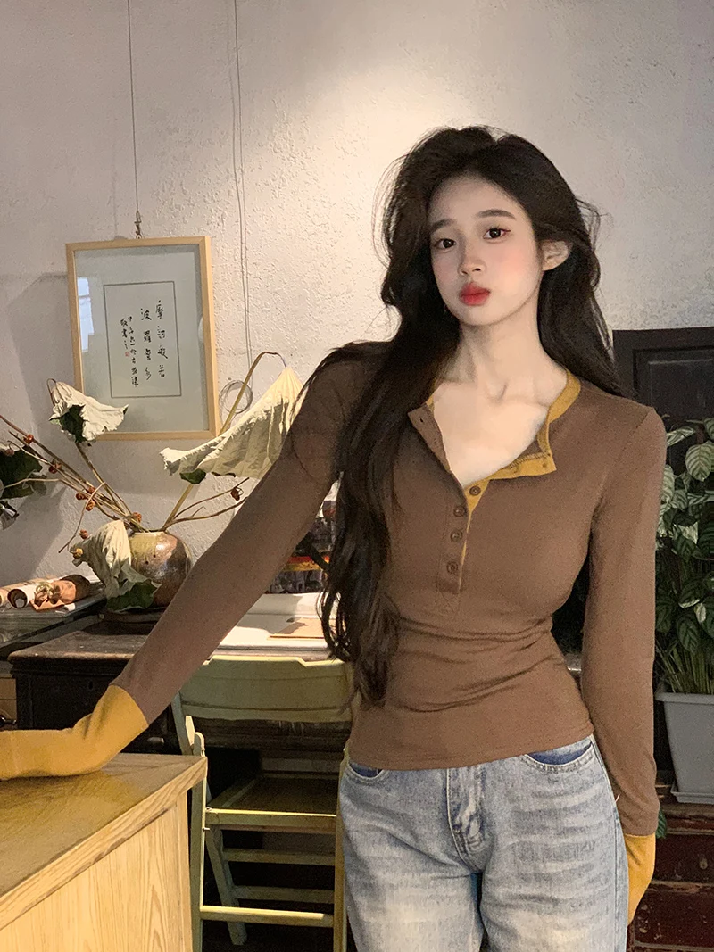 Long Sleeve T-Shirt Women's Spring and Autumn Thin Fake Two-piece Slim-fit Bottom Shirt Crew Neck Top
Long Sleeve T-Shirt Women's Spring and Autumn Thin Fake Two-piece Slim-fit Bottom Shirt Crew Neck Top