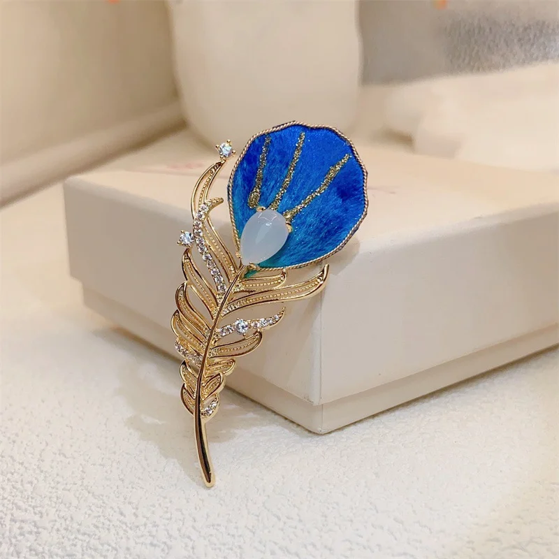 Handmade Velvet Flower Blue Feather Brooch, Intangible Cultural Heritage Chinese Style High-end Elegant Suit Pin for Women
Handmade Velvet Flower Blue Feather Brooch, Intangible Cultural Heritage Chinese Style High-end Elegant Suit Pin for Women
