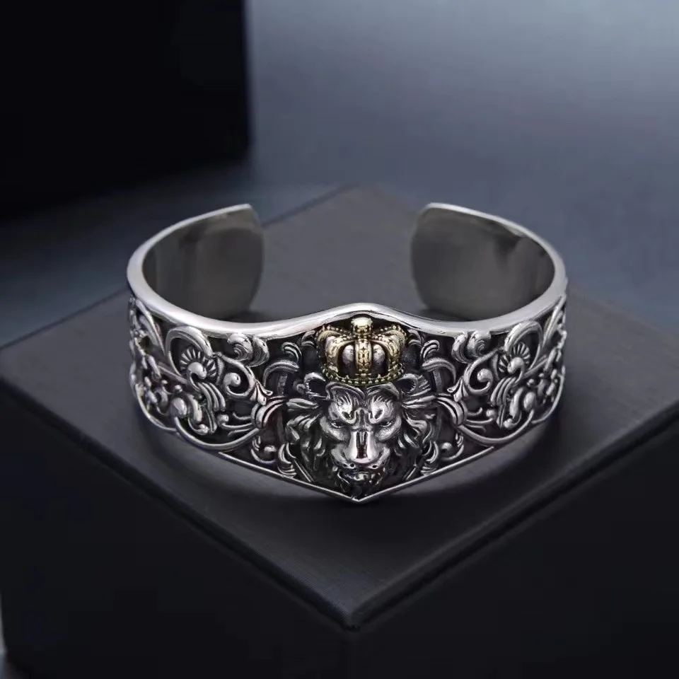 S925 Sterling Silver Jewelry Men's Dominant Wide Edition Crown Lion Open Bracelet Thai Silver Vintage Ethnic Style Bracelet
S925 Sterling Silver Jewelry Men's Dominant Wide Edition Crown Lion Open Bracelet Thai Silver Vintage Ethnic Style Bracelet