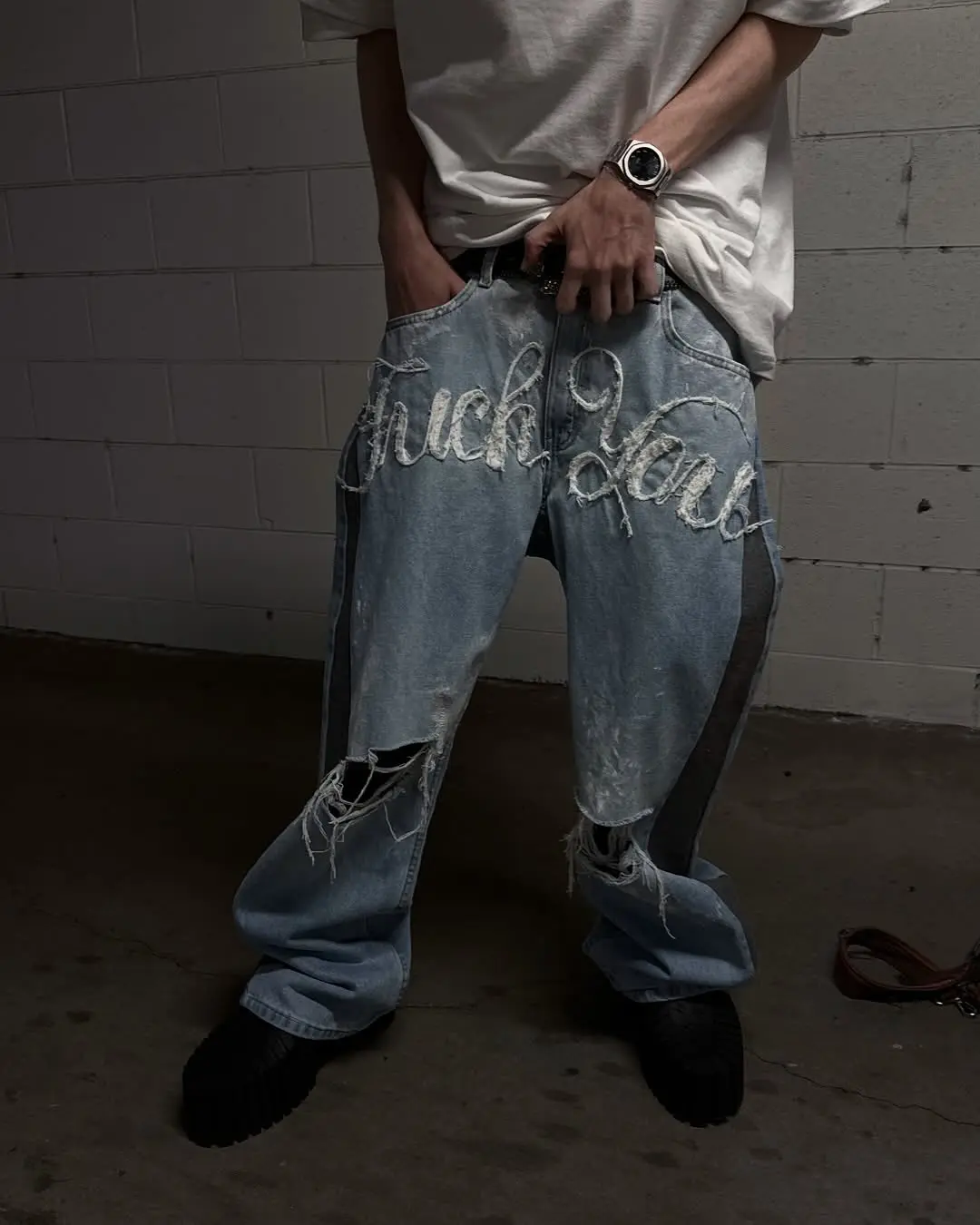 Art Worn Edge Seam Cloth Strip Contrast Color Washing Gradient Light Blue Jeans Men Loose Straight Shopping Men's Clothing Pants
Art Worn Edge Seam Cloth Strip Contrast Color Washing Gradient Light Blue Jeans Men Loose Straight Shopping Men's Clothing Pants