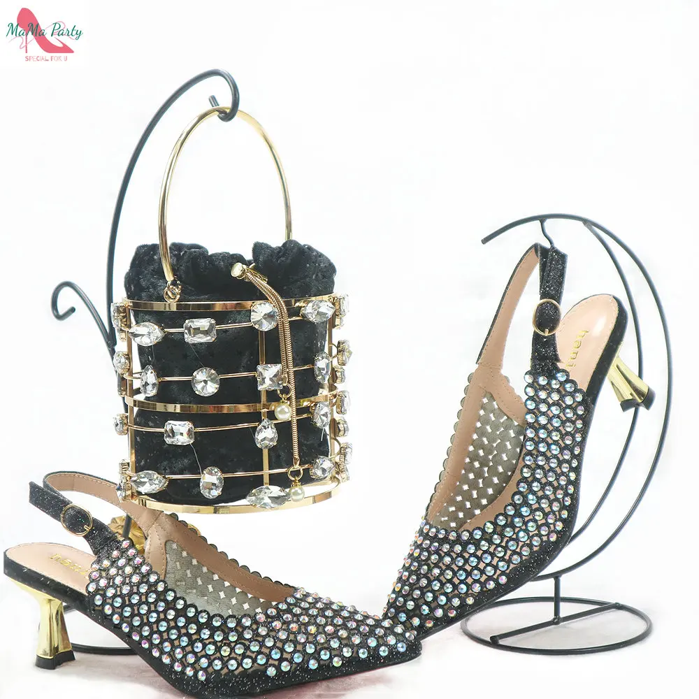 2023 Mature Style New Design African Women Shoes and Bag Set in Black Color Decorate with Rhinestone Pumps for Garden Party
2023 Mature Style New Design African Women Shoes and Bag Set in Black Color Decorate with Rhinestone Pumps for Garden Party