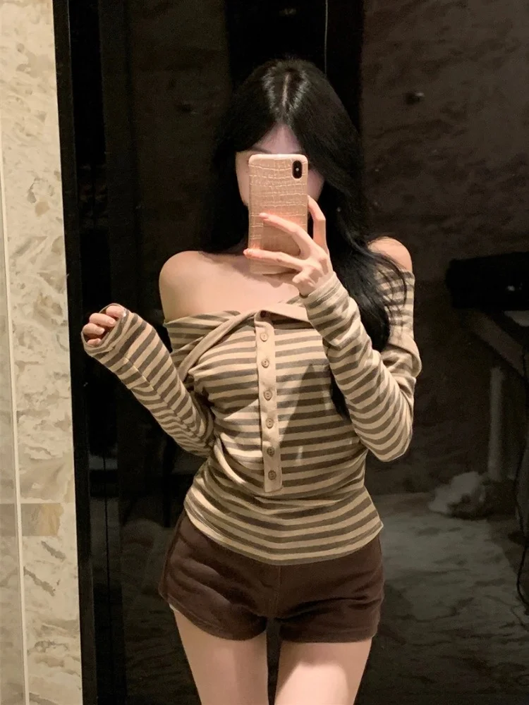 Korean Style Slimming Stripe Long Sleeve One Shoulder Top Women's Summer Fashionable Elegant Button Waist in Thin Model
Korean Style Slimming Stripe Long Sleeve One Shoulder Top Women's Summer Fashionable Elegant Button Waist in Thin Model