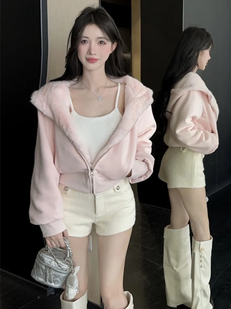 Korean Style Short Thickened Plush Jacket Women's Two-Way Wearable Winter New Arrival Warm Cozy Hooded Coat Casual Commute
Korean Style Short Thickened Plush Jacket Women's Two-Way Wearable Winter New Arrival Warm Cozy Hooded Coat Casual Commute