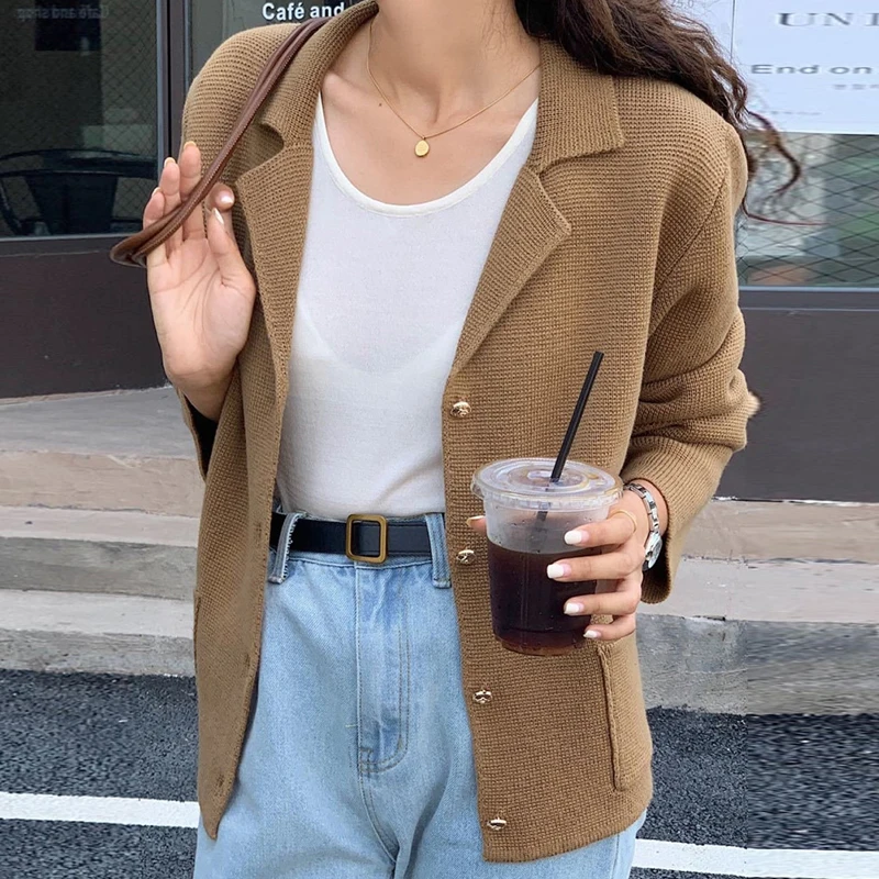 2024 Autumn Knitted V-neck Long Sleeve Women Cardigan Winter Sweater Coat Fashion Solid Casual Tops sueteres para mujeres
2024 Autumn Knitted V-neck Long Sleeve Women Cardigan Winter Sweater Coat Fashion Solid Casual Tops sueteres para mujeres