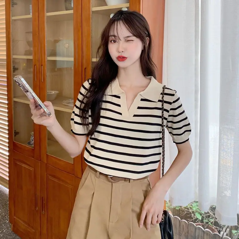 Summer Vintage Short Sleeve Knitted T-shirts Girls Basic Striped Stretchy V-neck TShirts Tops For Women
Summer Vintage Short Sleeve Knitted T-shirts Girls Basic Striped Stretchy V-neck TShirts Tops For Women