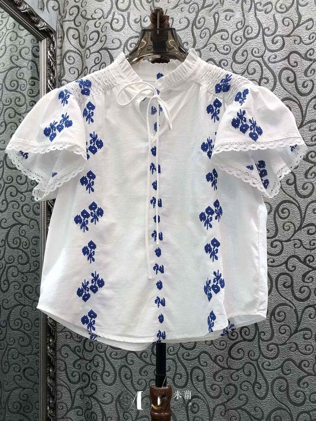 Milan Small Town Southern Oil Version European Style Ethnic Wind Improved Cross Stitch Blue Petal Sleeve Belted Top D30 Women...
Milan Small Town Southern Oil Version European Style Ethnic Wind Improved Cross Stitch Blue Petal Sleeve Belted Top D30 Women...