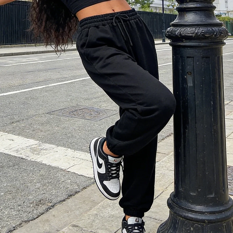 Повседневные женские брюки для города, осенне-зимние, однотонные, с эластичным поясом на шнурке, свободного кроя
Повседневные женские брюки для города, осенне-зимние, однотонные, с эластичным поясом на шнурке, свободного кроя