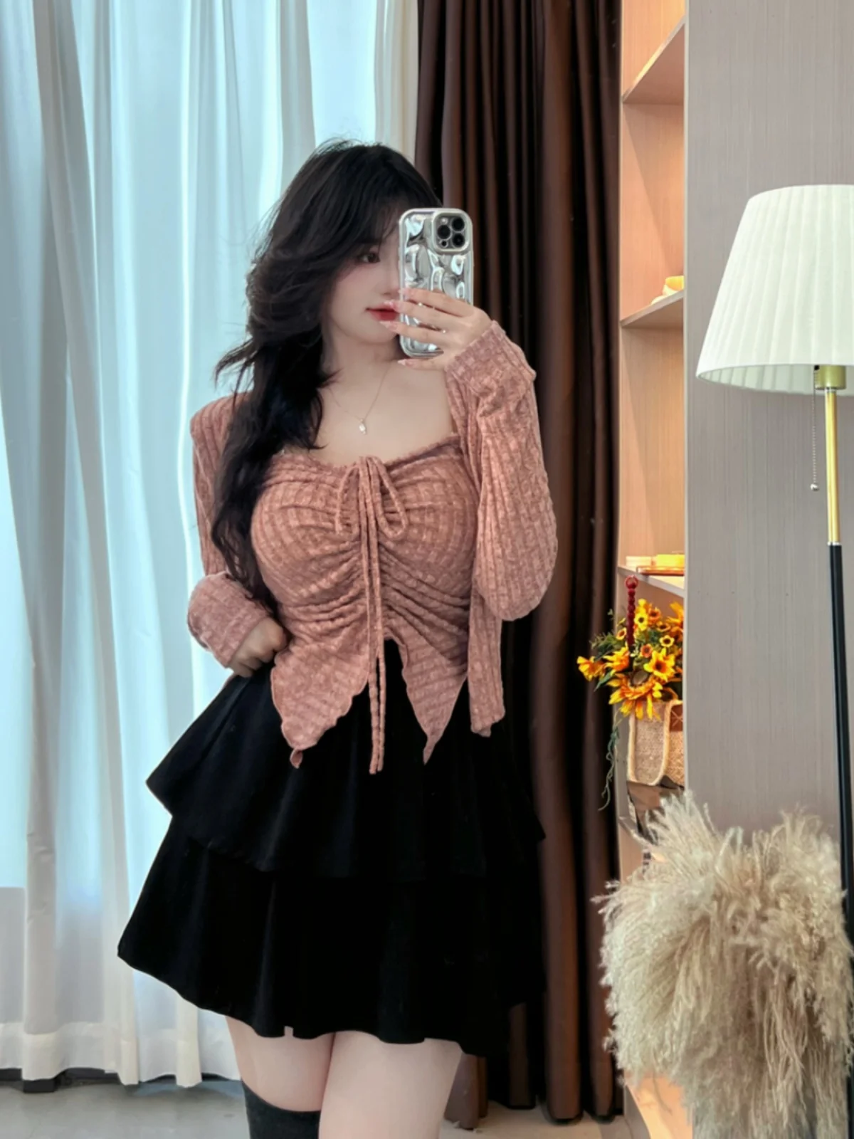 Женский комплект из двух предметов: топ-майка с вырезом-дуду и кардиган с длинными рукавами, скрывающий недостатки фигуры, для полных женщин, весна-осень
Женский комплект из двух предметов: топ-майка с вырезом-дуду и кардиган с длинными рукавами, скрывающий недостатки фигуры, для полных женщин, весна-осень