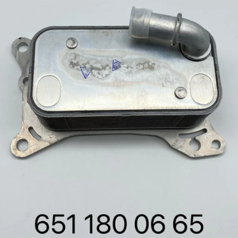 Масляный радиатор двигателя для MERCEDES SPRINTER OM651 6511800610, 6511800665, 6511801310, 6511800810, A6511801310
Масляный радиатор двигателя для MERCEDES SPRINTER OM651 6511800610, 6511800665, 6511801310, 6511800810, A6511801310