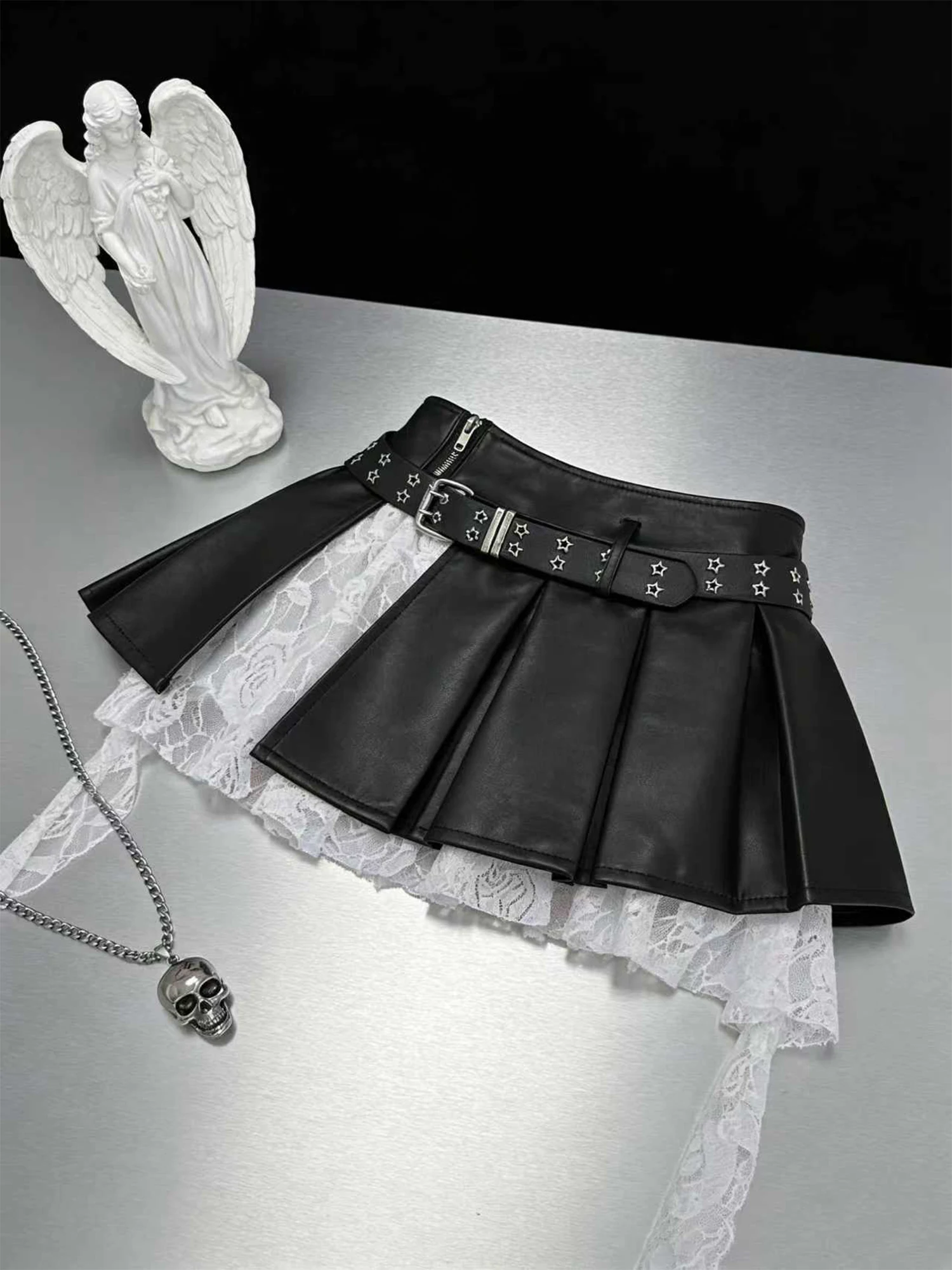 Women Black Gothic Leather Pleated Skirt High Waist Lace Patchwork A Line Mini Skirt Y2k E-girl Emo Gyaru PU Short Skirts Summer
Women Black Gothic Leather Pleated Skirt High Waist Lace Patchwork A Line Mini Skirt Y2k E-girl Emo Gyaru PU Short Skirts Summer