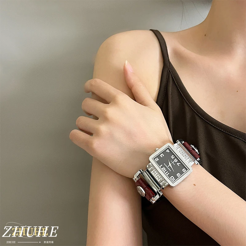 Браслет для часов Cyberpunk Tech-savvy, крутой и женский стиль, сладкий и крутой, легкая роскошь, нишевый аксессуар высокого класса
Браслет для часов Cyberpunk Tech-savvy, крутой и женский стиль, сладкий и крутой, легкая роскошь, нишевый аксессуар высокого класса