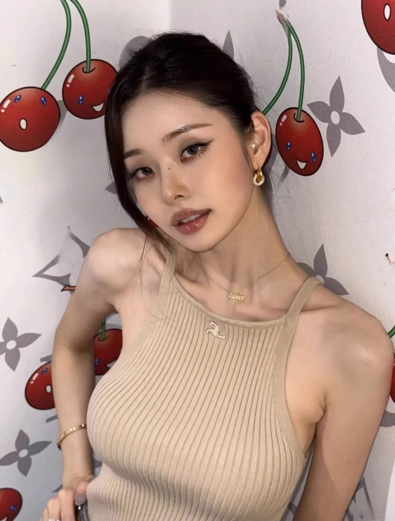 Summer 2026 Women's Embroidered Letter Work Sleeveless Ribbed Tank Top round Neck Short Length Fashionable Casual Wear
Summer 2026 Women's Embroidered Letter Work Sleeveless Ribbed Tank Top round Neck Short Length Fashionable Casual Wear