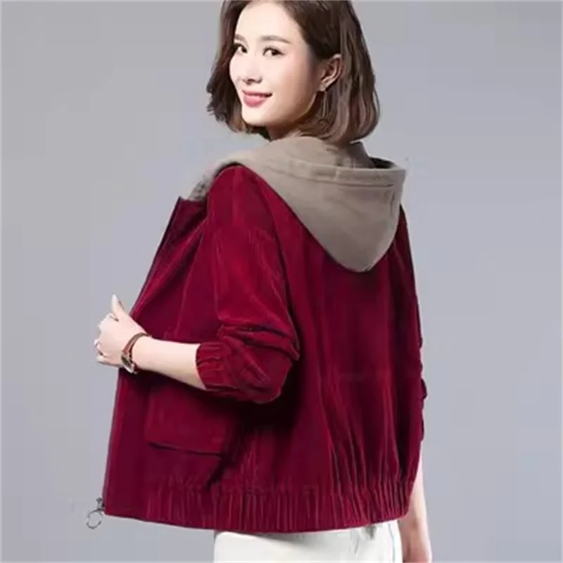 Thickened Corduroy jacket For Women Spring Autumn Winter Loose fit for middle-Aged Mothers Korean hooded versatile Short Jacket
Thickened Corduroy jacket For Women Spring Autumn Winter Loose fit for middle-Aged Mothers Korean hooded versatile Short Jacket