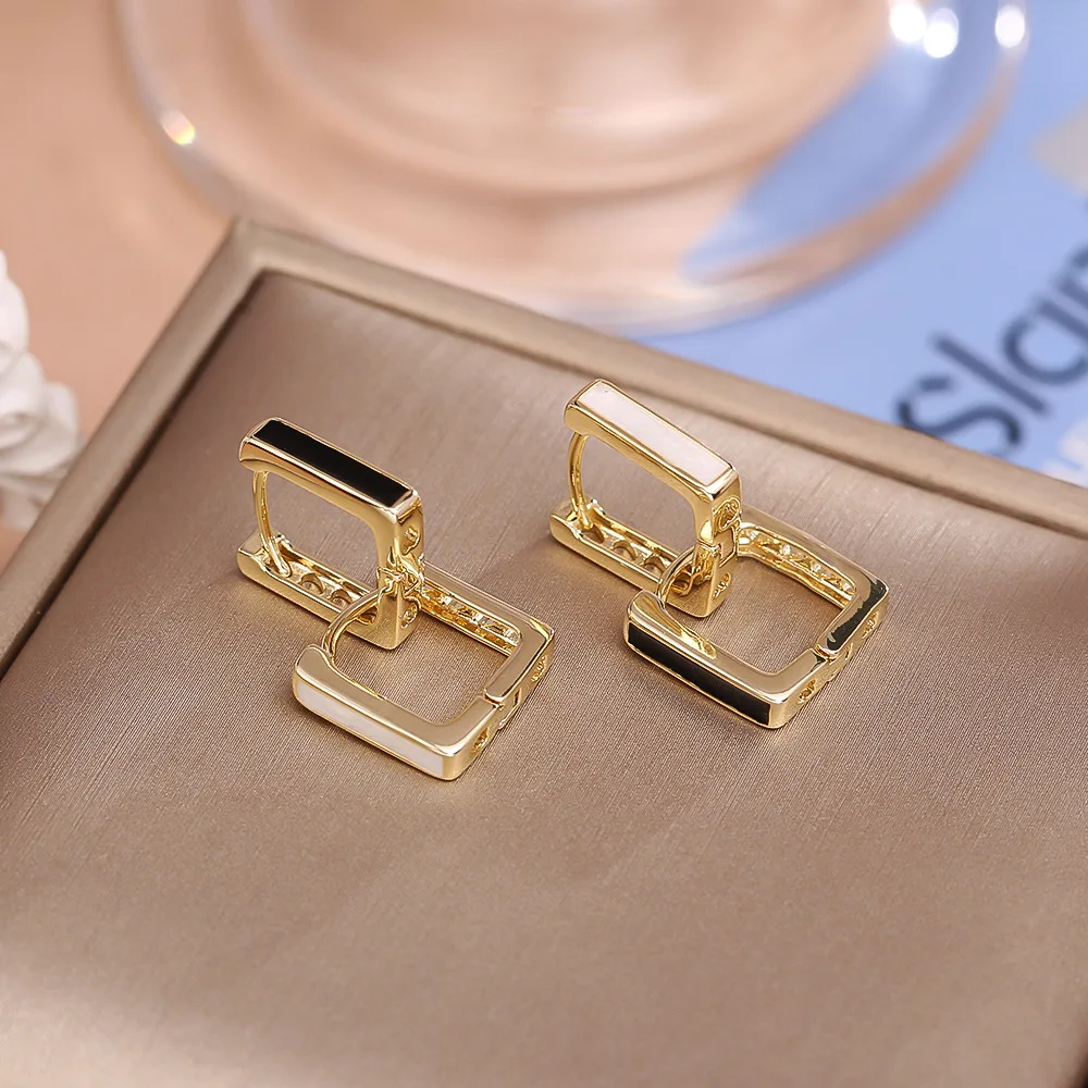 Niche design, high-end square earrings, light luxury, simple oil drop earrings for women, multi-band and versatile earrings
Niche design, high-end square earrings, light luxury, simple oil drop earrings for women, multi-band and versatile earrings