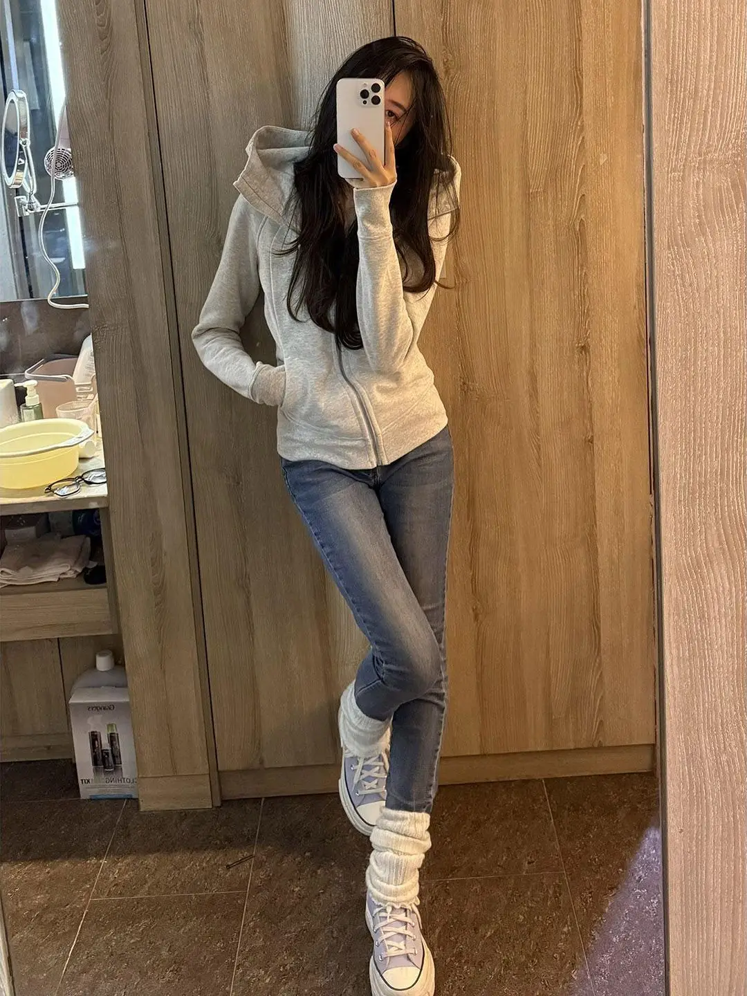 American Retro Short Cardigan Hoodie Women's Slim Fit Yoga Top Breathable Long Sleeve Zipper Closure Casual Streetwear
American Retro Short Cardigan Hoodie Women's Slim Fit Yoga Top Breathable Long Sleeve Zipper Closure Casual Streetwear