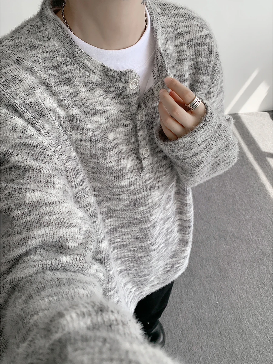 Мужской свитер с воротником хенли, окрашенный в технике ай-дай, осенний повседневный базовый слой, с длинным рукавом, из мягкого полиэфирного волокна
Мужской свитер с воротником хенли, окрашенный в технике ай-дай, осенний повседневный базовый слой, с длинным рукавом, из мягкого полиэфирного волокна