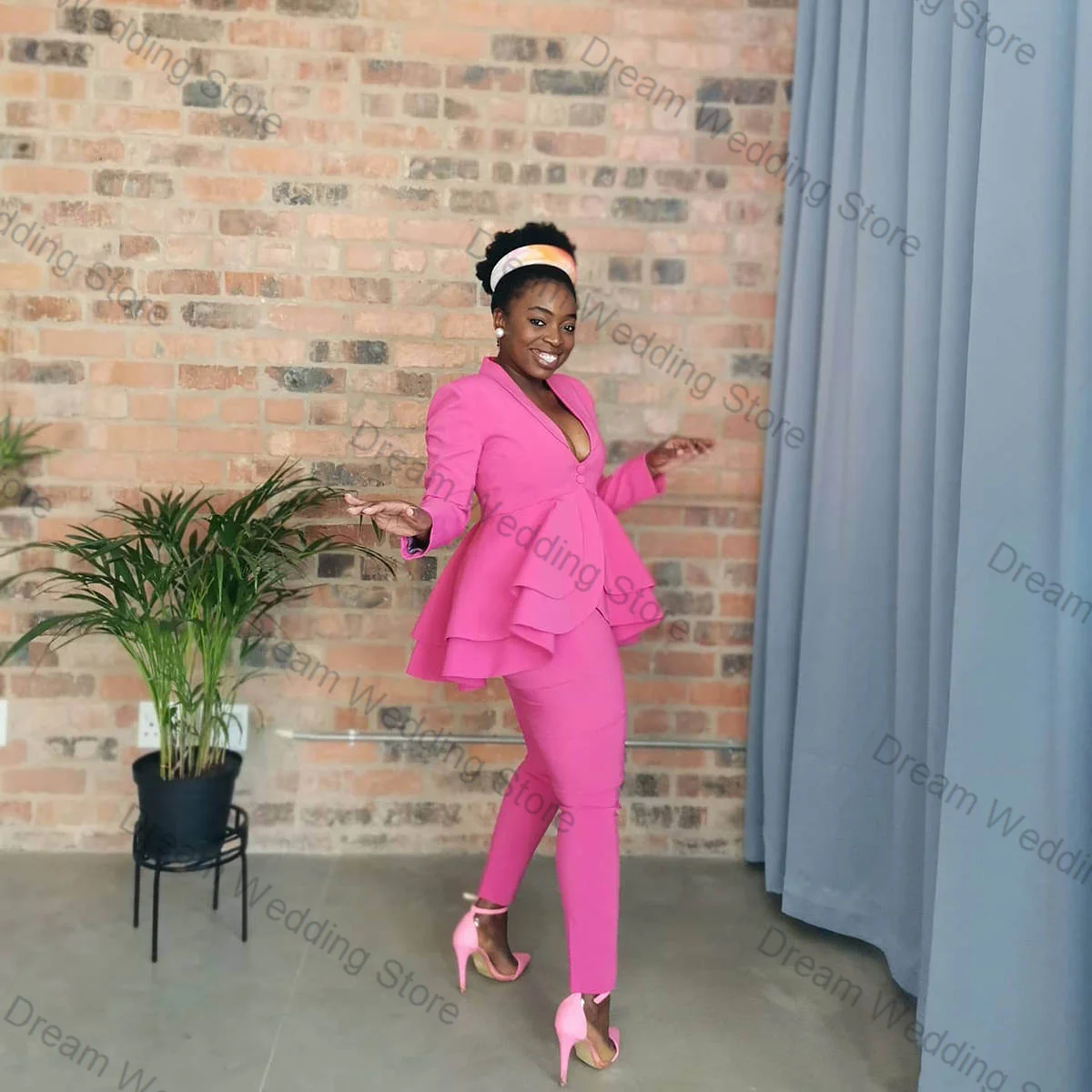 Pink Women Suit Set 2Pcs Blazer+Pants Trousers Formal Office Lady Jacket Ruffles Hem Customized Cotton Wedding Prom Coat
Pink Women Suit Set 2Pcs Blazer+Pants Trousers Formal Office Lady Jacket Ruffles Hem Customized Cotton Wedding Prom Coat