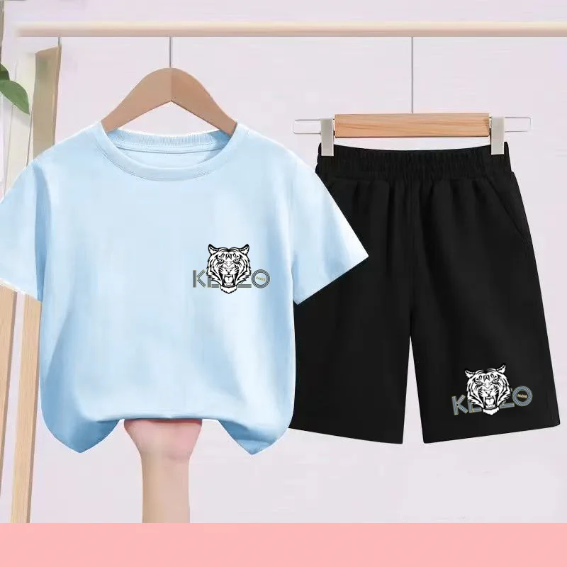 Children's Sportswear Set Featuring Cartoon Animation White T-shirt and Running Shirt Suitable for Cute Boys and Girls Aged3to13
Children's Sportswear Set Featuring Cartoon Animation White T-shirt and Running Shirt Suitable for Cute Boys and Girls Aged3to13