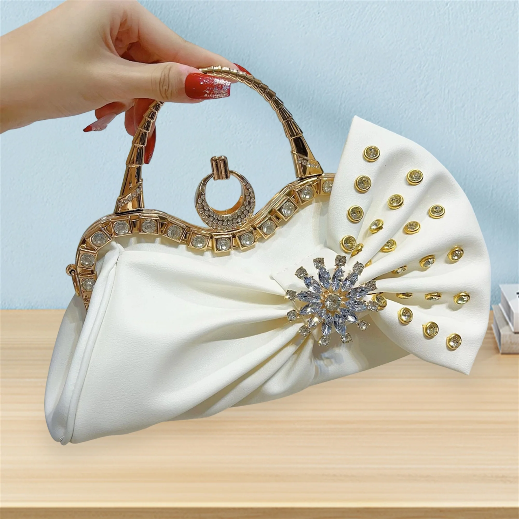 Luxury Crystal Embellished Clutch Bag Sparkling Sequins Evening Handbag for Prom Bridal Shower Gala Event Cocktail Party
Luxury Crystal Embellished Clutch Bag Sparkling Sequins Evening Handbag for Prom Bridal Shower Gala Event Cocktail Party