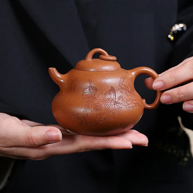 190ml Chinese Yixing Purple Clay Teapot Beauty Tea Infuser Kettle Handmade Gourd Shape Tea Pot Household Zisha Teaware Tea Set
190ml Chinese Yixing Purple Clay Teapot Beauty Tea Infuser Kettle Handmade Gourd Shape Tea Pot Household Zisha Teaware Tea Set