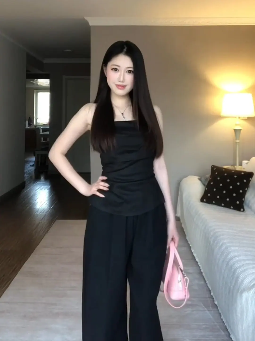 Elegant Black Slim Fit Tube Top And Wide Leg Pants Set Women's Casual Summer Fashion Ensemble High Waist Trousers
Elegant Black Slim Fit Tube Top And Wide Leg Pants Set Women's Casual Summer Fashion Ensemble High Waist Trousers