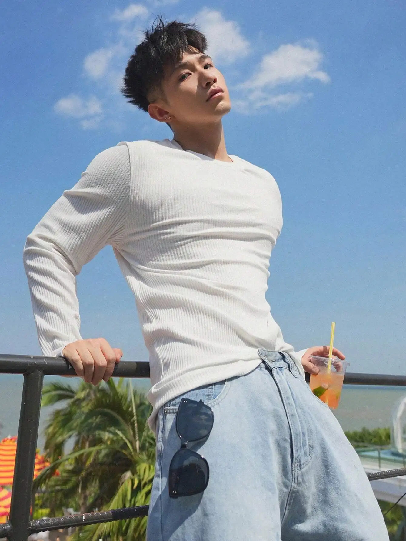 Men's White Ribbed Long Sleeve Pullover Tee, Casual Slim Fit for Spring Fall
Men's White Ribbed Long Sleeve Pullover Tee, Casual Slim Fit for Spring Fall