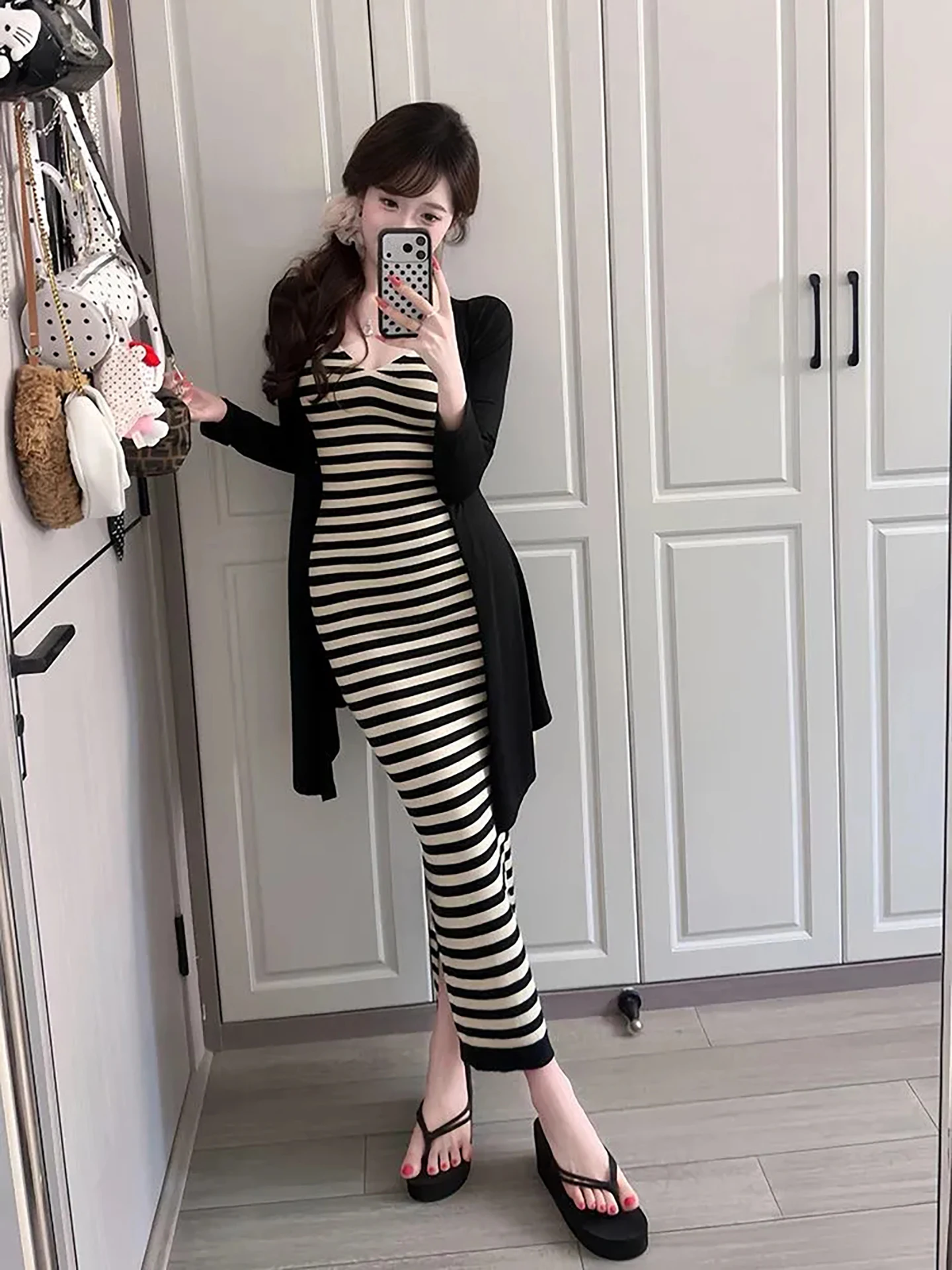 Black Striped Wrap Body Long Dress And Open Cardigan Two-Piece Set for Women Sexy Summer New Korean Style High Waist V-Neck
Black Striped Wrap Body Long Dress And Open Cardigan Two-Piece Set for Women Sexy Summer New Korean Style High Waist V-Neck