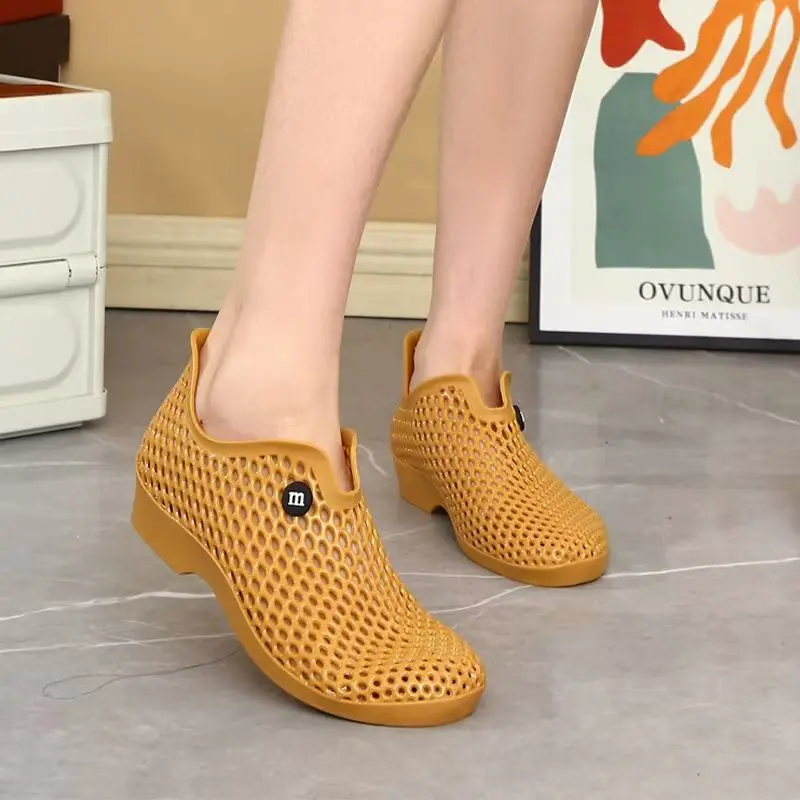 New Women's Summer Baotou Hollow Out Low Heel Slip-On Sandals Soft Sole Non-Slip Outdoor Big Size Beach Sandals Cave Shoes
New Women's Summer Baotou Hollow Out Low Heel Slip-On Sandals Soft Sole Non-Slip Outdoor Big Size Beach Sandals Cave Shoes