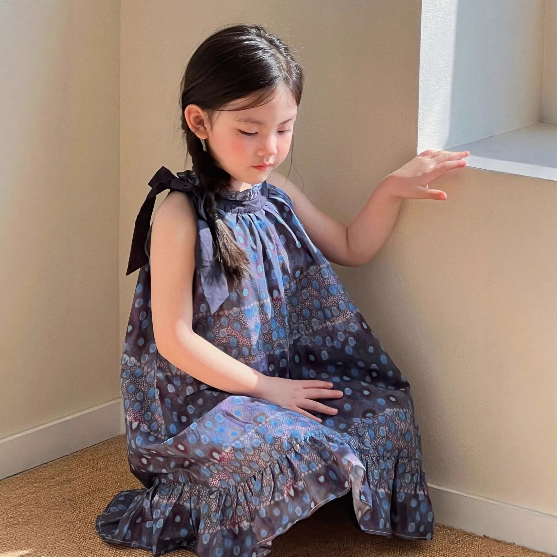 Girls Dress 2026 Spring/summer New Korean Version Blue Floral Sleeveless Vest Skirt Daily Casual Fashion Temperament Wear
Girls Dress 2026 Spring/summer New Korean Version Blue Floral Sleeveless Vest Skirt Daily Casual Fashion Temperament Wear