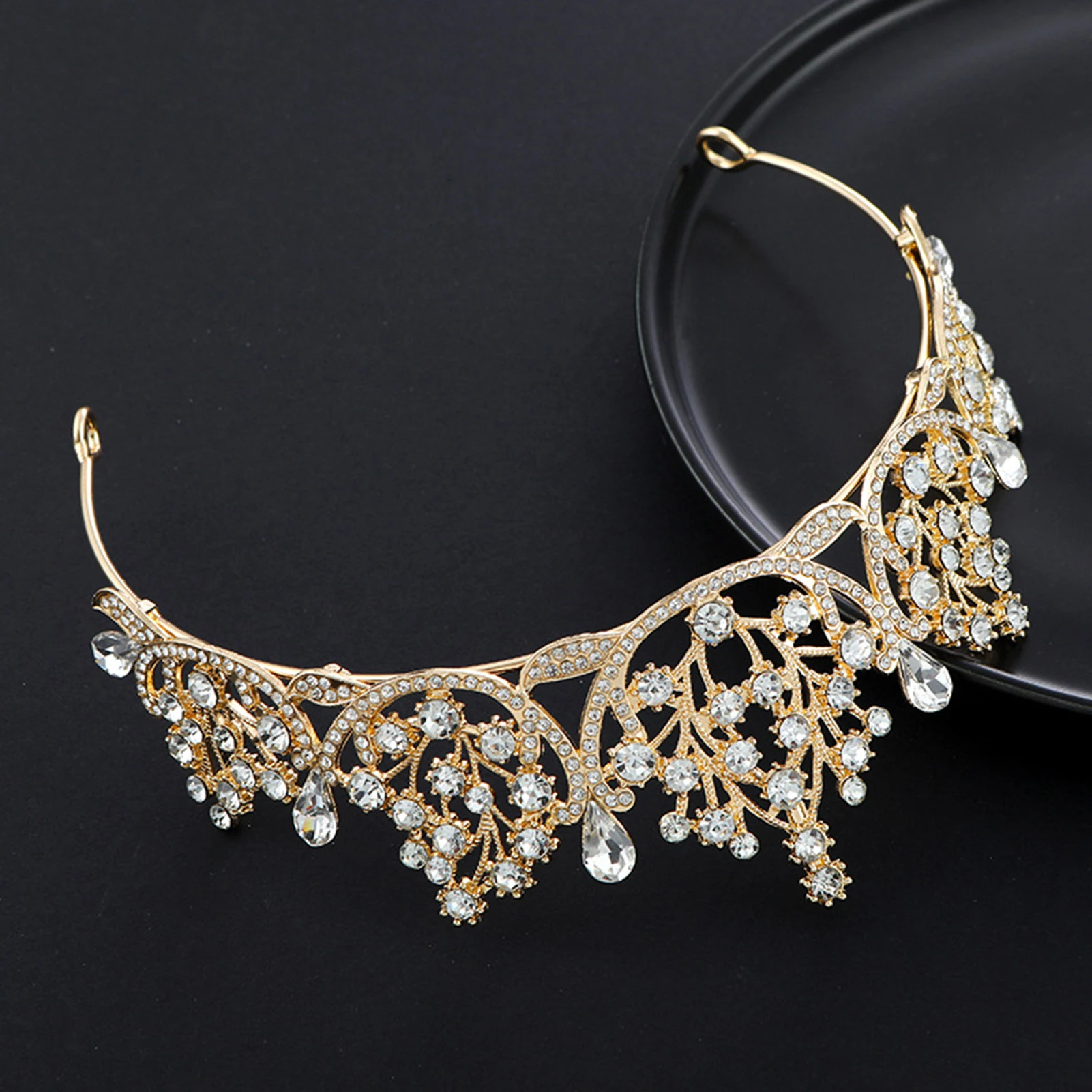 Charming Girls Crown Queen Headband Dazzling Crystal Semicircle Tiara Headwear Perfect Gift for Girls Children H9
Charming Girls Crown Queen Headband Dazzling Crystal Semicircle Tiara Headwear Perfect Gift for Girls Children H9