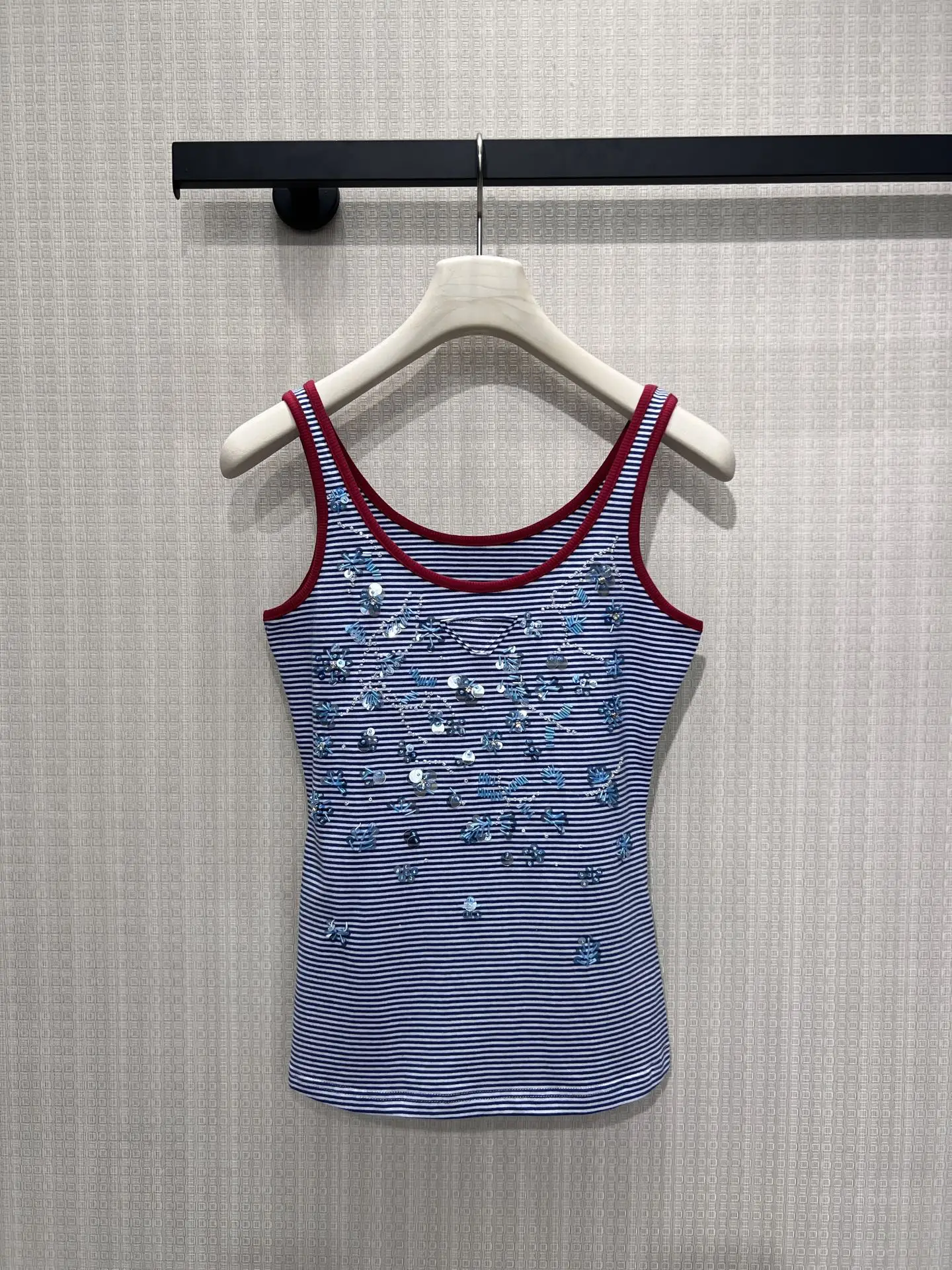 Slimming Blue White Striped Vest Women Fashionable Versatile Heavy Embroidery Floral Beads Commute Style Pure Cotton round Neck
Slimming Blue White Striped Vest Women Fashionable Versatile Heavy Embroidery Floral Beads Commute Style Pure Cotton round Neck