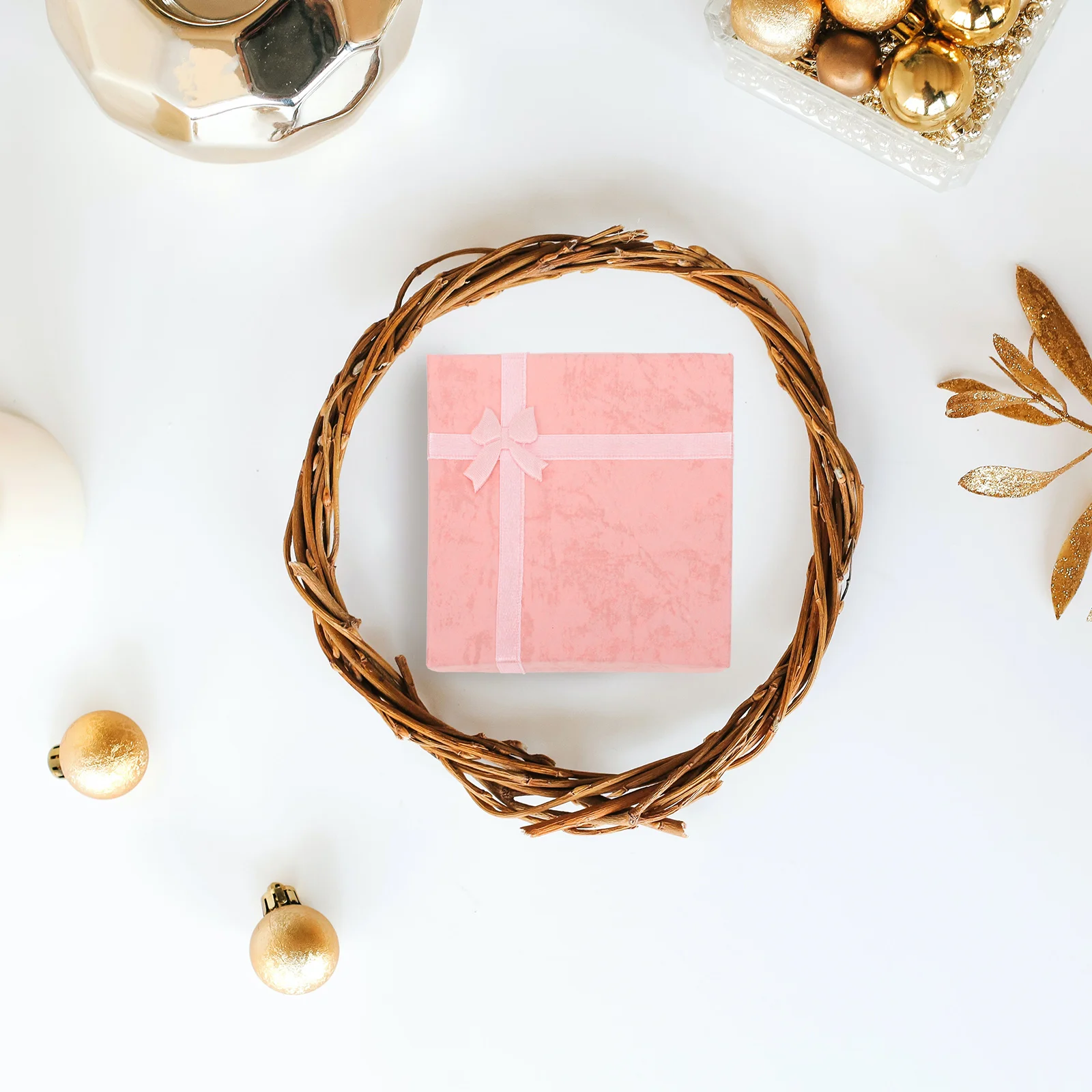 6 шт., чехол для браслета, винтажная шкатулка для драгоценностей, компактная герметичная крышка, органайзер для хранения, прочный компактный держатель для ювелирных изделий
6 шт., чехол для браслета, винтажная шкатулка для драгоценностей, компактная герметичная крышка, органайзер для хранения, прочный компактный держатель для ювелирных изделий