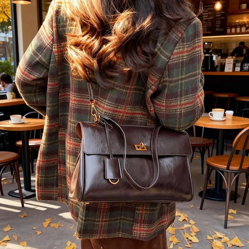 Fashion Women Hobo Bag Soft Faux Leather Crossbody Bag for Casual Daily Outfit
Fashion Women Hobo Bag Soft Faux Leather Crossbody Bag for Casual Daily Outfit