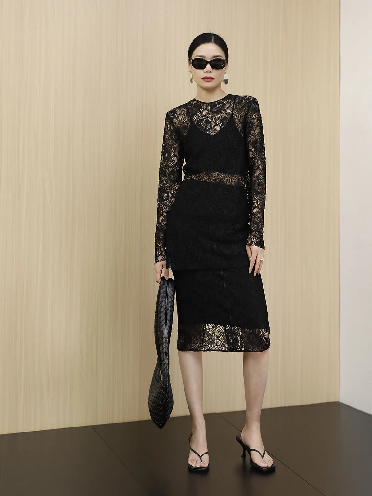 Комплект Lemon Chen: расклешенные брюки с кружевной отделкой и топ с 3D-рельефом, длинными рукавами, весенний модный женский ансамбль
Комплект Lemon Chen: расклешенные брюки с кружевной отделкой и топ с 3D-рельефом, длинными рукавами, весенний модный женский ансамбль