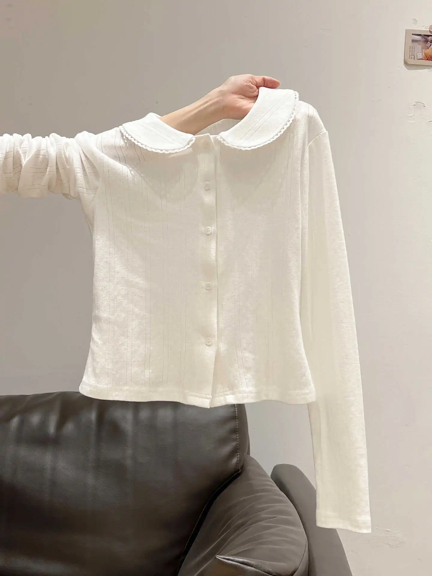 Белый кардиган, свитер, женский джемпер с воротником «Питер», осенние новые милые топы с длинными рукавами в консервативном стиле
Белый кардиган, свитер, женский джемпер с воротником «Питер», осенние новые милые топы с длинными рукавами в консервативном стиле