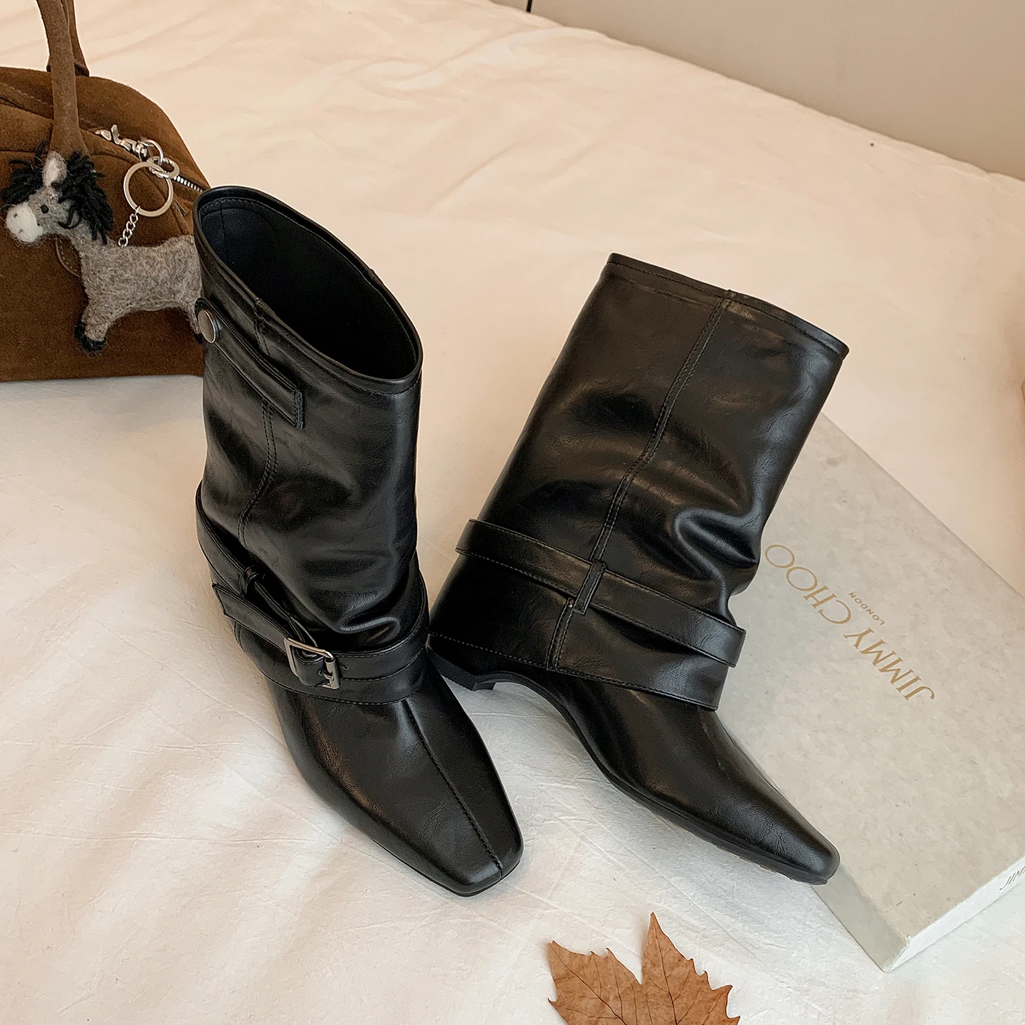 Women’s Genuine Leather Belt Buckle Square Toe Ankle Boots Hidden Wedge Slim Fit Fashion Boots
Women’s Genuine Leather Belt Buckle Square Toe Ankle Boots Hidden Wedge Slim Fit Fashion Boots